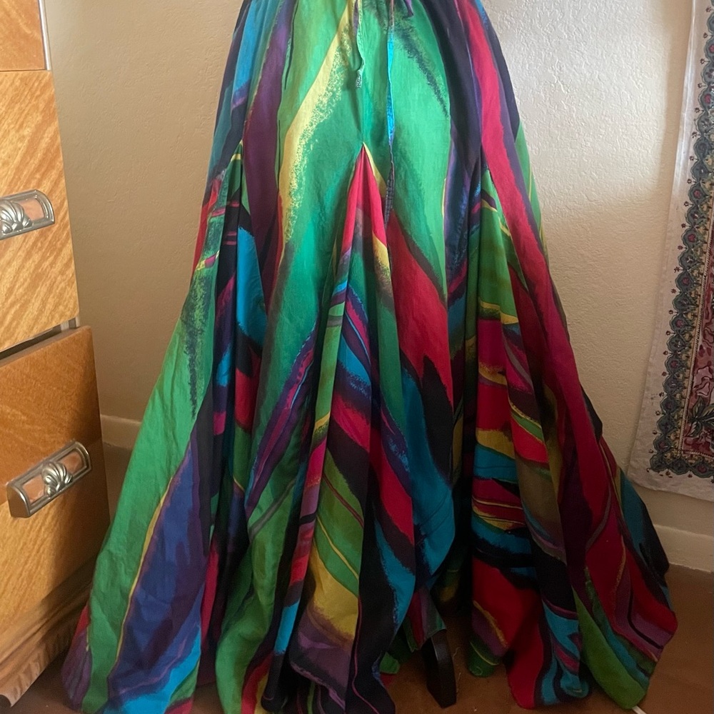 Elegant Maxi Skirt in Vibrant Colors with Flowing Design and Comfortable Fit